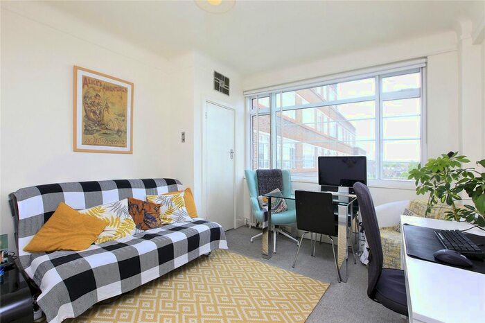1 Bedroom Flat To Rent In Du Cane Court, Balham High Road, SW17