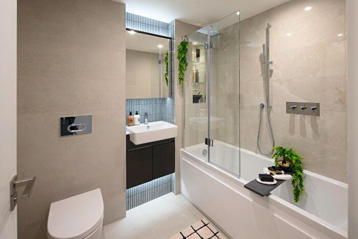 2 Bedroom Apartment For Sale In Royal Arsenal Riverside, London, SE18