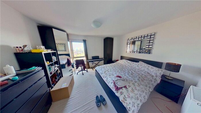 2 Bedroom Flat To Rent In Katherine Close, Woodberry Grove, London, N4