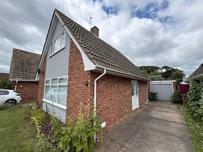 2 Bedroom Chalet To Rent In Ormesby, Great Yarmouth, NR29