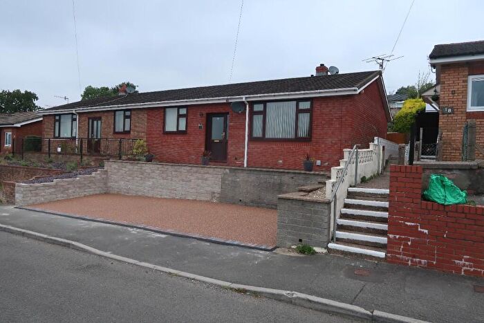 3 Bedroom Semi-Detached Bungalow For Sale In Carlyon Road, Newbridge, NP11