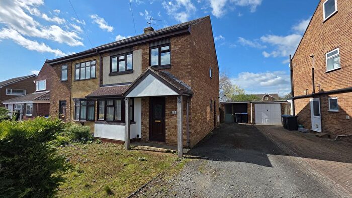 3 Bedroom Semi Detached House For Sale In Hillyard Road, Southam, CV47