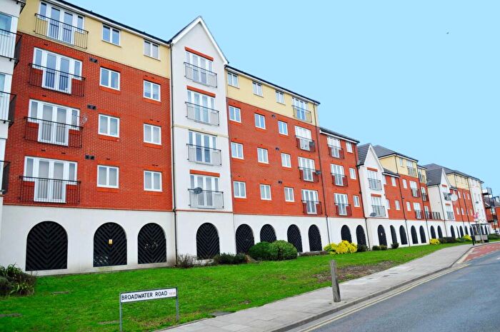 2 Bedroom Apartment For Sale In Pettacre Close, Thamesmead West, SE28