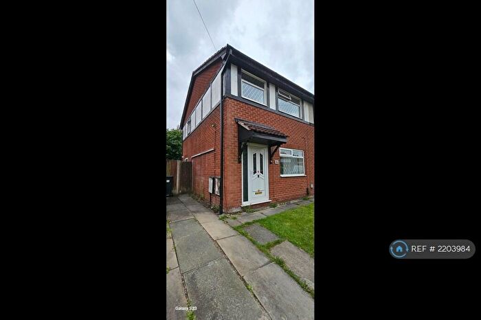 3 Bedroom Semi-Detached House To Rent In The Sheddings, Bolton, BL3