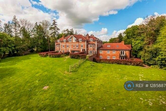 4 Bedroom End Of Terrace House To Rent In Edenbrook Place, Blindley Heath, Lingfield, RH7