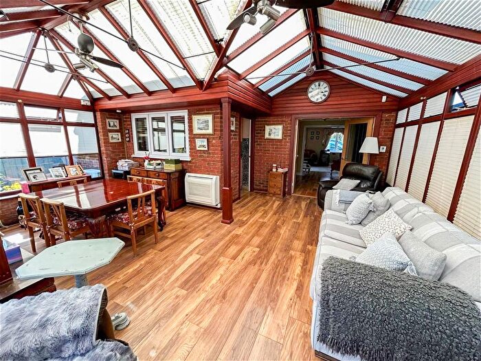 4 Bedroom Detached House For Sale In Lower Hartlip Road, Hartlip, Sittingbourne, Kent, ME9