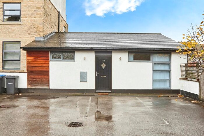 2 Bedroom Apartment For Sale In Dockfield Terrace, Shipley, BD17