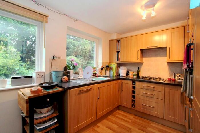 3 Bedroom Detached House To Rent In Elmcroft Close, London, W5