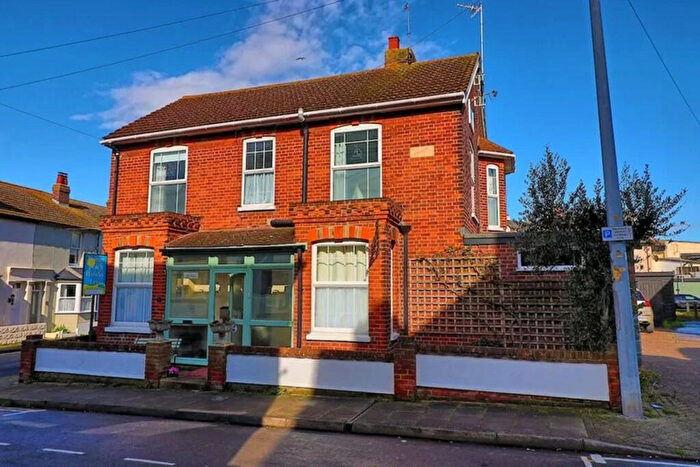 3 Bedroom Flat To Rent In New Pier Street, Walton On The Naze, CO14