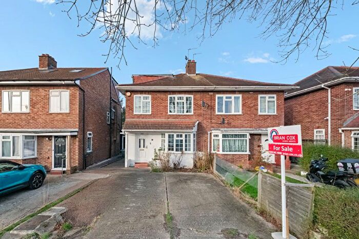 4 Bedroom Semi Detached House For Sale In Kingshill Avenue, Northolt, UB5