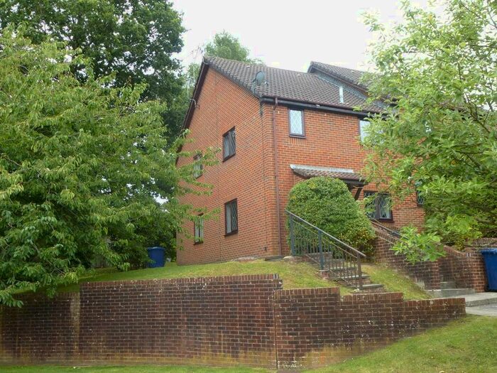 1 Bedroom Detached House To Rent In Trout Road, Haslemere, GU27