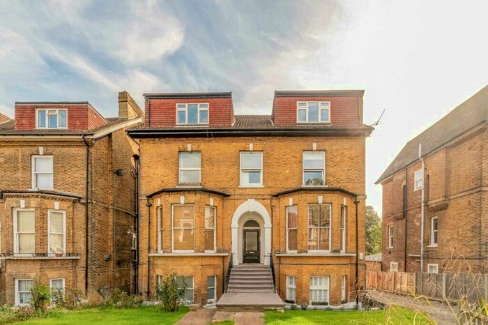 1 Bedroom Flat To Rent In Thicket Road, London, SE20