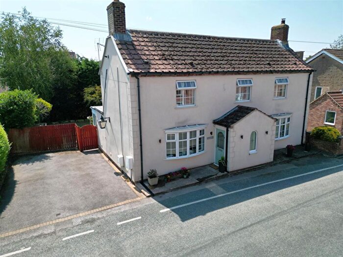 3 Bedroom Detached House For Sale In High Street, Barmby-On-The-Marsh, Goole, DN14