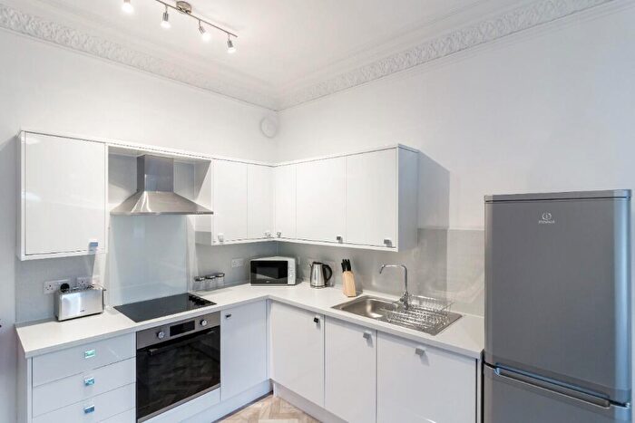 3 Bedroom Garage / Parking To Rent In Baxter Park Terrace, Stobswell, Dundee, DD4