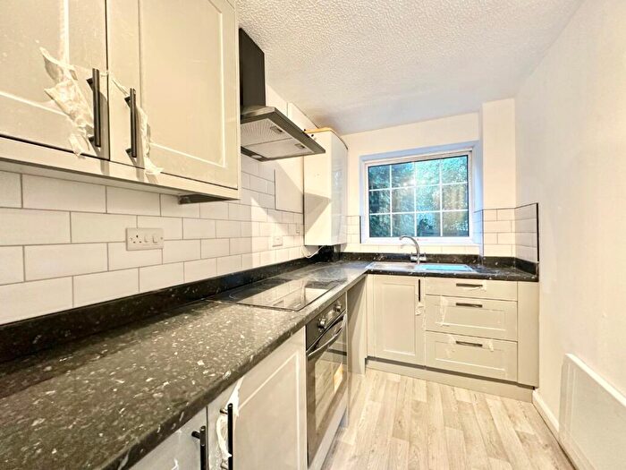 Studio To Rent In Lindsay Road, Luton, LU2