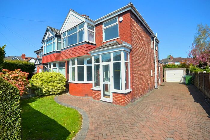 3 Bedroom Semi-Detached House To Rent In Woodheys Drive, Sale, M33