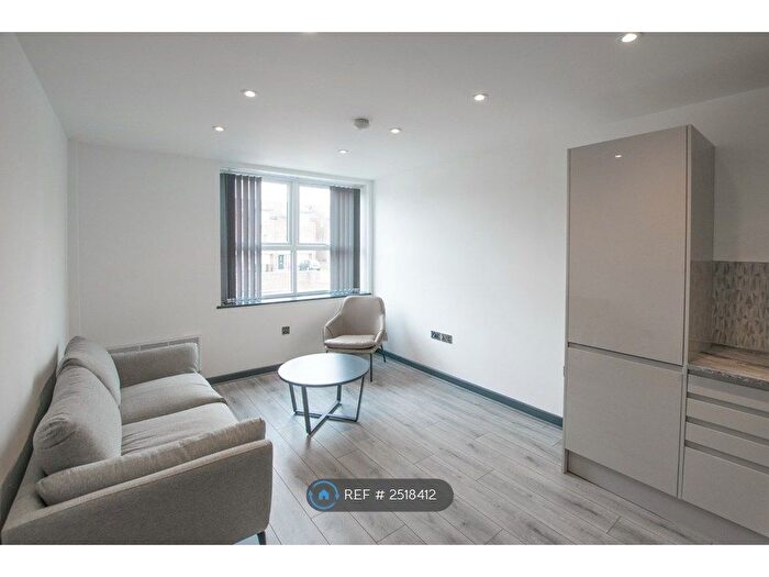 1 Bedroom Flat To Rent In Trinity Apartments, Leeds, LS13