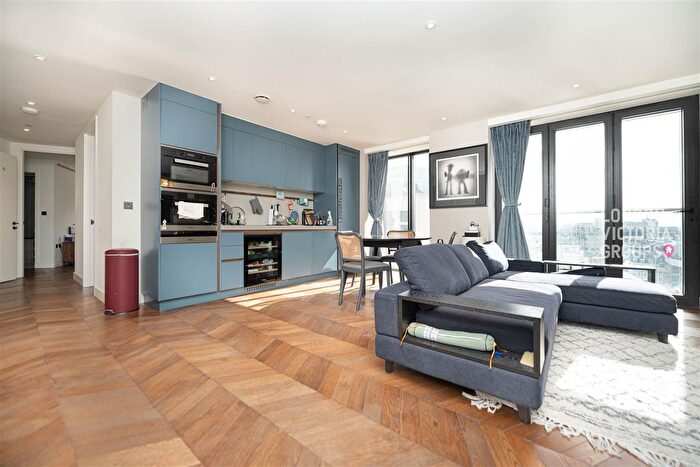 2 Bedroom Flat For Sale In Hexagon Apartments, Newton Street, London, WC2B