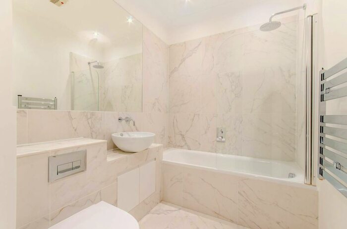 2 Bedroom Flat To Rent In Ludgate Square, City, London, EC4M