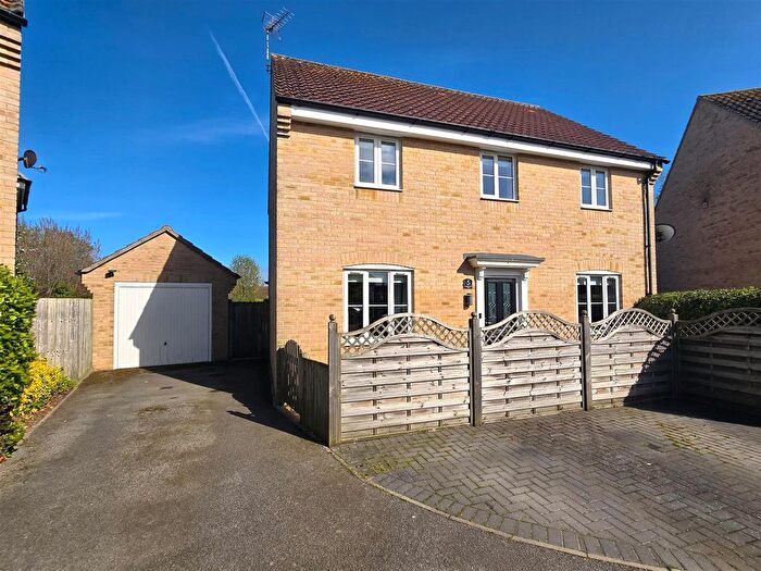 4 Bedroom Detached House For Sale In Meadowsweet Road, Caister-On-Sea, NR30