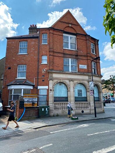 1 Bedroom Flat To Rent In High Street, Acton, London, W3