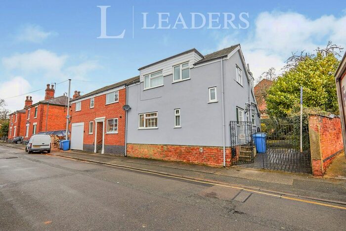 2 Bedroom End Of Terrace House To Rent In Thornhill Road, Littleover, Derby, DE23