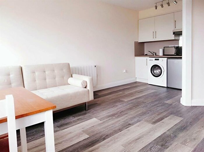 1 Bedroom Apartment To Rent In Wern Terrace, Port Tennant, Swansea, SA1