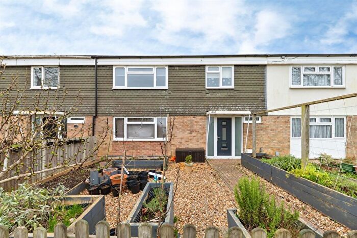 3 Bedroom Terraced House For Sale In Vardon Road, Stevenage, SG1
