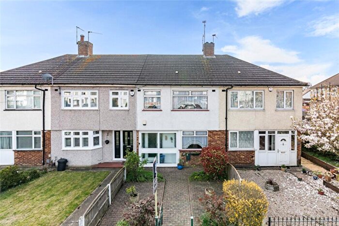3 Bedroom Terraced House For Sale In Southend Arterial Road, Hornchurch, RM11