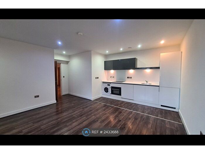 2 Bedroom Flat To Rent In Kettleworks, Birmingham, B1