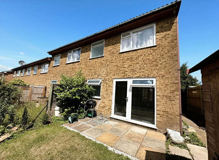 1 Bedroom Ground Maisonette For Sale In Woking, GU22