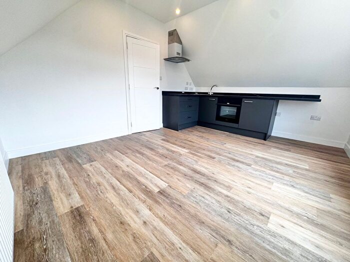 2 Bedroom Flat To Rent In Carlton Road, Bournemouth, BH1