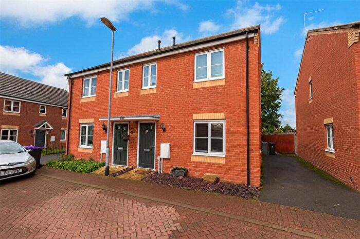3 Bedroom Semi-Detached House For Sale In Brooklands Way, Bourne, Lincolnshire, PE10