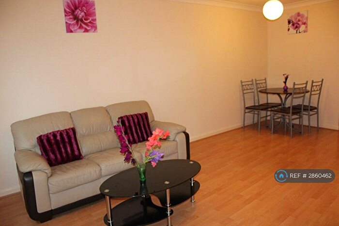 2 Bedroom Flat To Rent In Alencon Link, Basingstoke, RG21