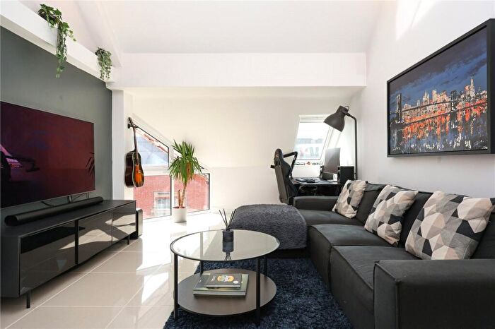 1 Bedroom Apartment For Sale In Ferry Street, Bristol, Somerset, BS1