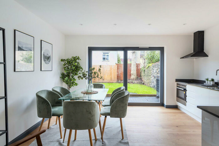 3 Bedroom Mews To Rent In Gibson Road, Bristol, BS6