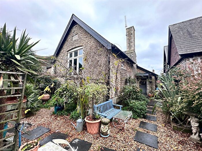 4 Bedroom Detached House For Sale In Buttway Lane, Rochester, Kent, ME3