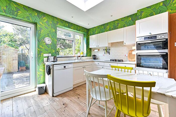 3 Bedroom Property To Rent In Braybrook Street, Shepherd's Bush, London, W12