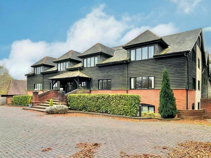 3 Bedroom Flat To Rent In The Kiln, Sotherington Lane, Selborne, GU34