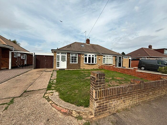 2 Bedroom Bungalow To Rent In Green Lane, Luton, LU2