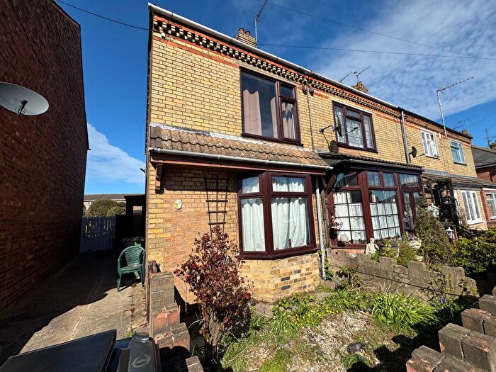 2 Bedroom End Terrace House For Sale In Chapel Street, Stanground, Peterborough, PE2