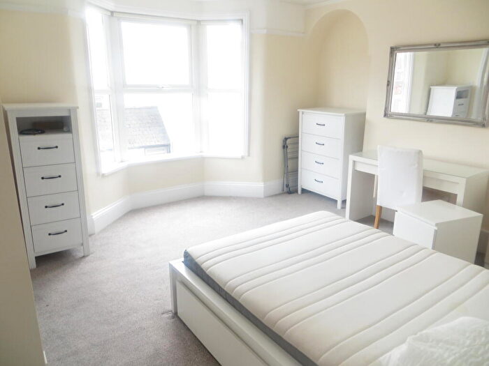 6 Bedroom Terraced House To Rent In Elmside, Exeter, EX4