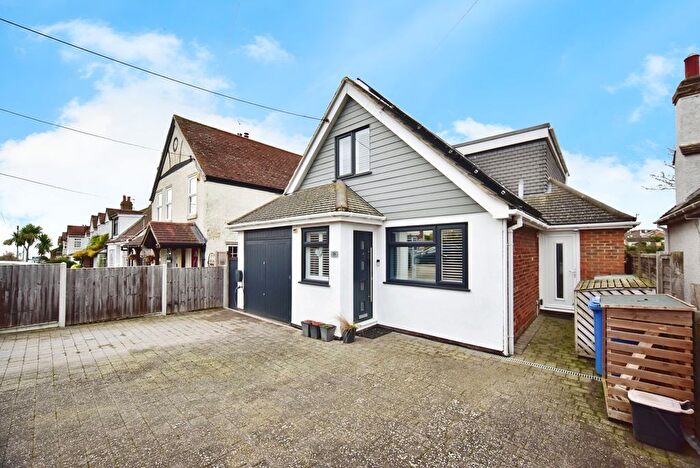 4 Bedroom Bungalow For Sale In Baldwin Road, Minster On Sea, Sheerness, Kent, ME12