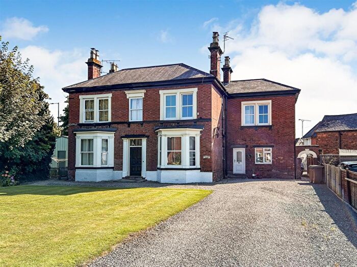 2 Bedroom Flat To Rent In Fairfield House, Old St Martins Road, Gobowen, SY11