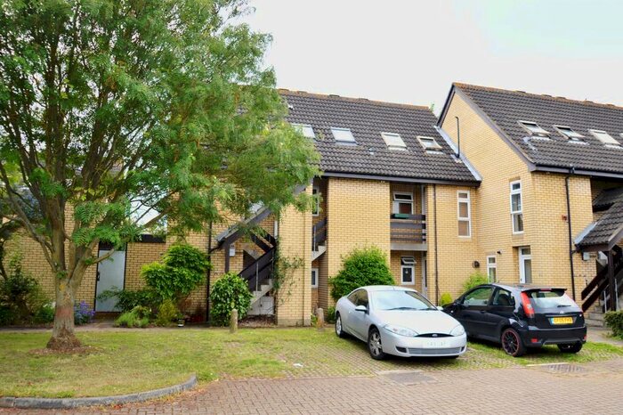 1 Bedroom Flat To Rent In The Paddocks, Welwyn Garden City, AL7