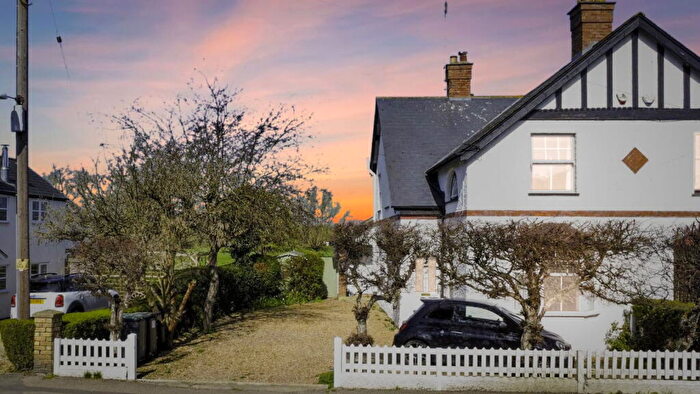 3 Bedroom Semi-Detached House For Sale In High Street, Denford, Kettering, NN14