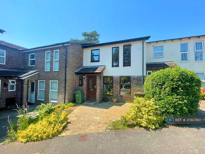 3 Bedroom Terraced House To Rent In Cleveland Drive, Fareham, PO14