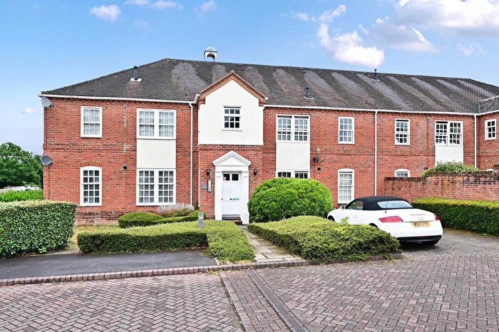1 Bedroom Apartment For Sale In Calcott Park, Yateley, Hampshire, GU46