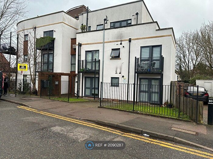 1 Bedroom Flat To Rent In Buckingham Road, Edgware, HA8