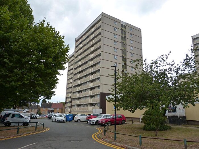 2 Bedroom Flat To Rent In Bedale Road, Enfield, EN2